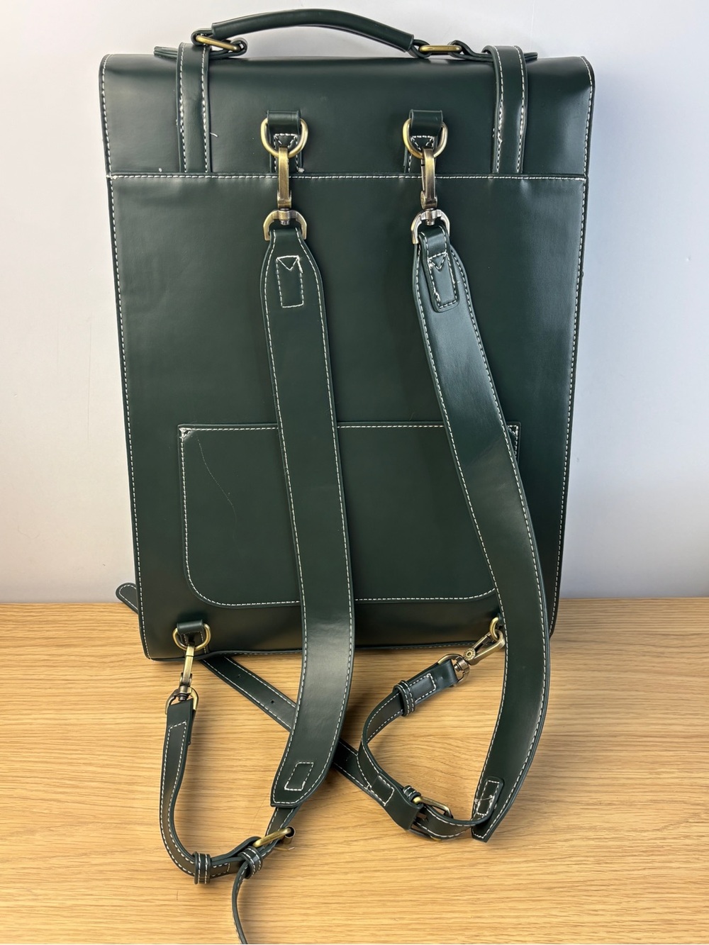 Camellia‎ Vintage-Style Green PU Leather Backpack from the brand Ecosusi UNISEX - Picture 4 of 13